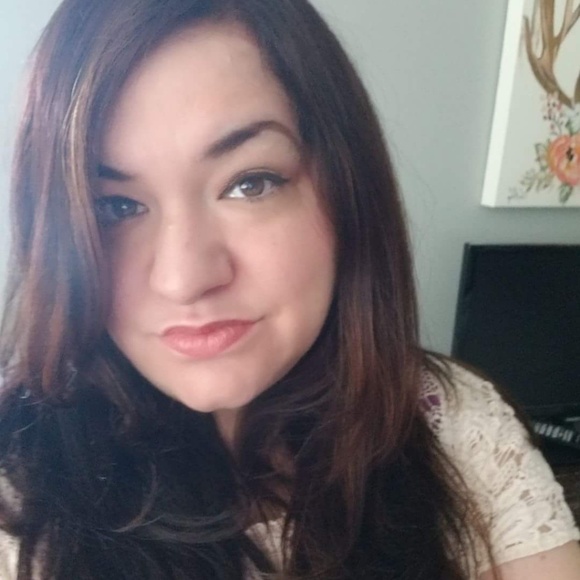 Meet your Posher, Laura - Picture 3 of 3